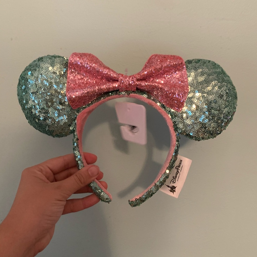 NWT Minnie Mouse ears